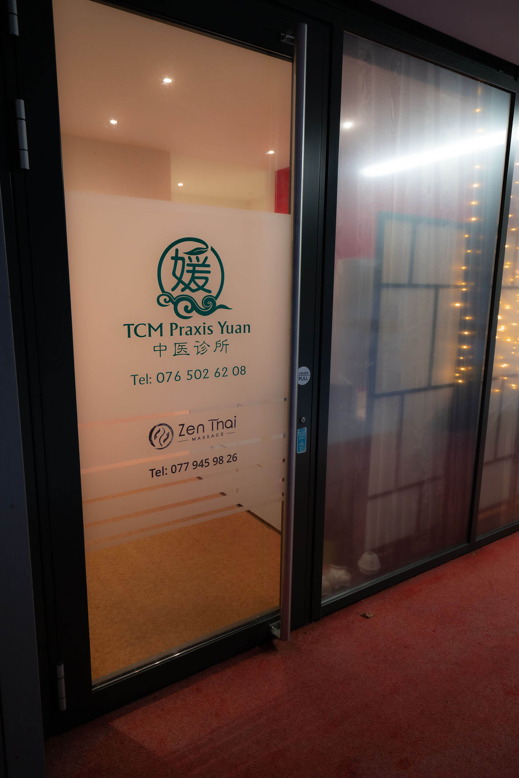 Zen Thai Massage Therwil, Entrance Door